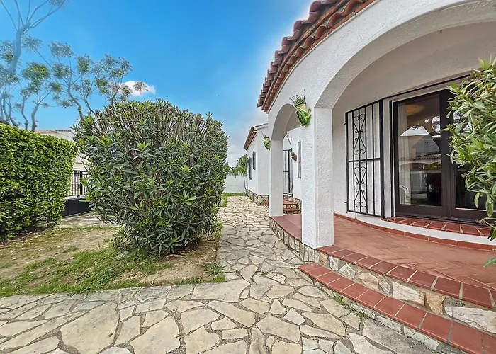 Requesens Villa *