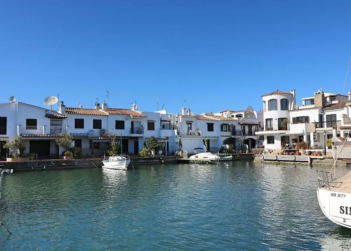 Villa Requesens